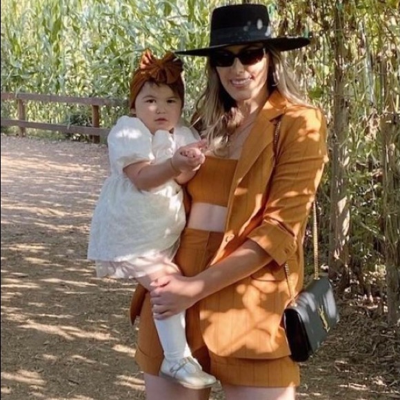 Danielle Bernstein Macy’s set everything included - Picture 3 of 3